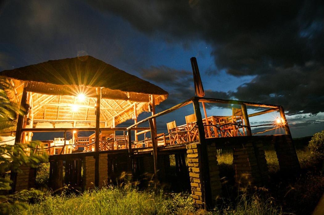 Kazinga Wilderness Safari Camp Ξενοδοχείο Κασέσε Εξωτερικό φωτογραφία